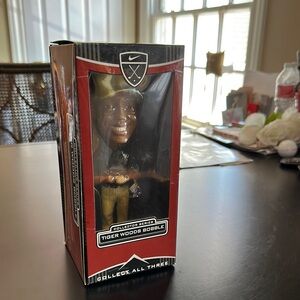 Nike Tiger Woods Bobblehead - Black and Gold